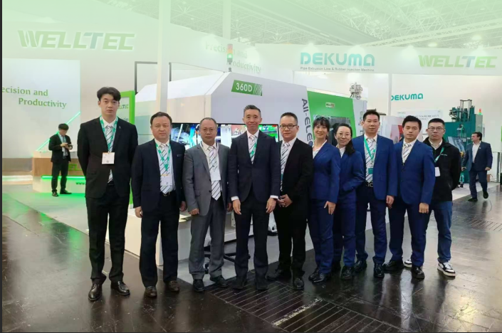 K 2025 完美落幕，華大機(jī)械攜創(chuàng)新技術(shù)贏得全球客戶贊譽(yù)！